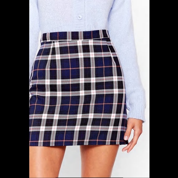 “Bold Check” High Waist Mini Skirt in Navy- Nasty Gal - Picture 4 of 5